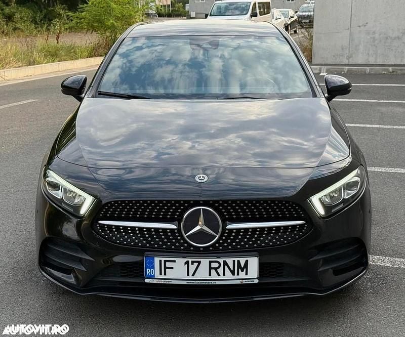 Culoarenegru Utilizat 2020 Mercedes A180 AMG line Hatchback | 20.400 EUR (Super Preț) - Imagine 1/4