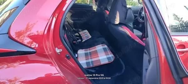 Rosu Utilizat 2024 Toyota Yaris Hybrid Hatchback | 22.500 EUR - Imagine 1/4
