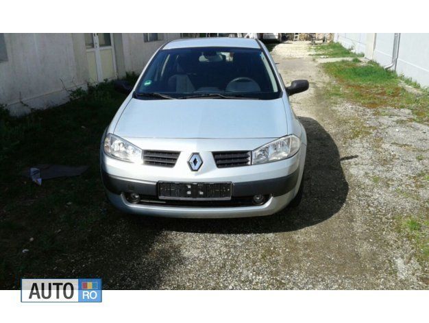 Gri Utilizat 2003 Renault Mégane II Hatchback | 1.750 EUR - Imagine 1/4