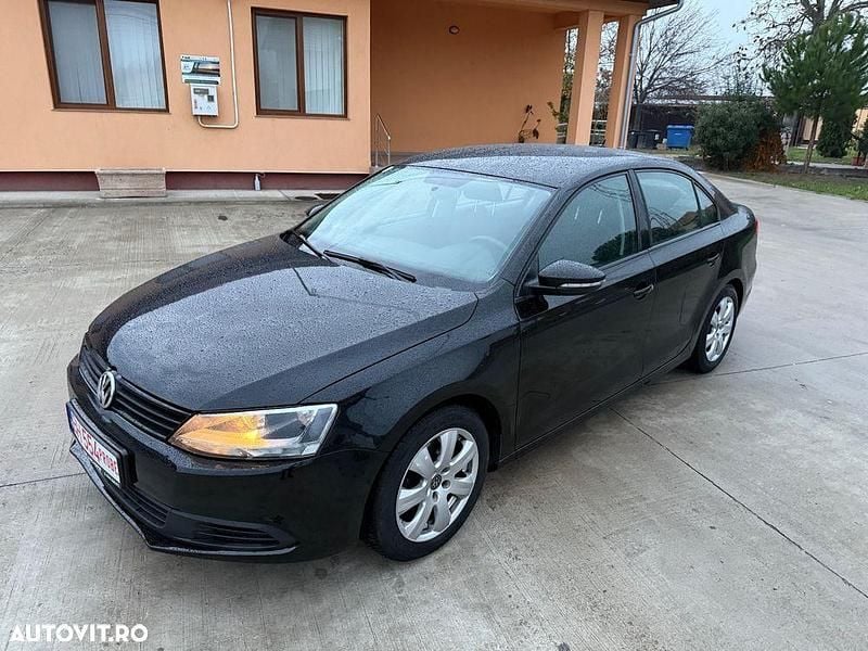 Second-hand VW Jetta Comfortline 105 CP (77 kW) 2012 Negru Berlinǎ