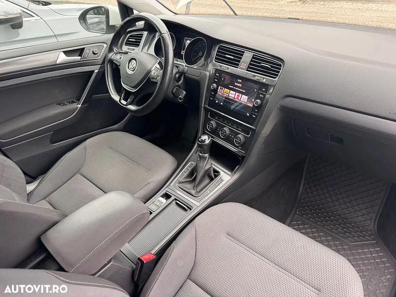 Second-hand VW Golf VII Comfortline 150 CP (110 kW) 2017 Culoarealb Break