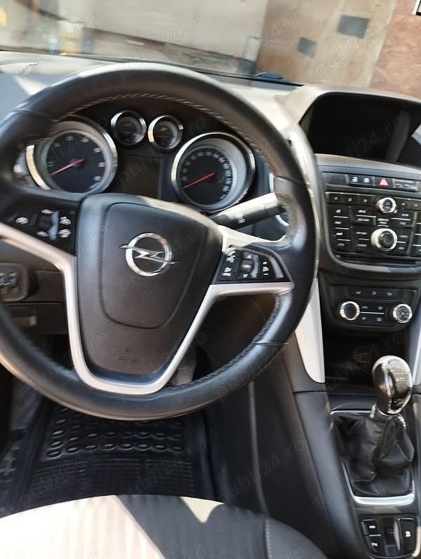 Utilizat 2014 Opel Zafira Monovolum | 6.150 EUR - Imagine 1/4