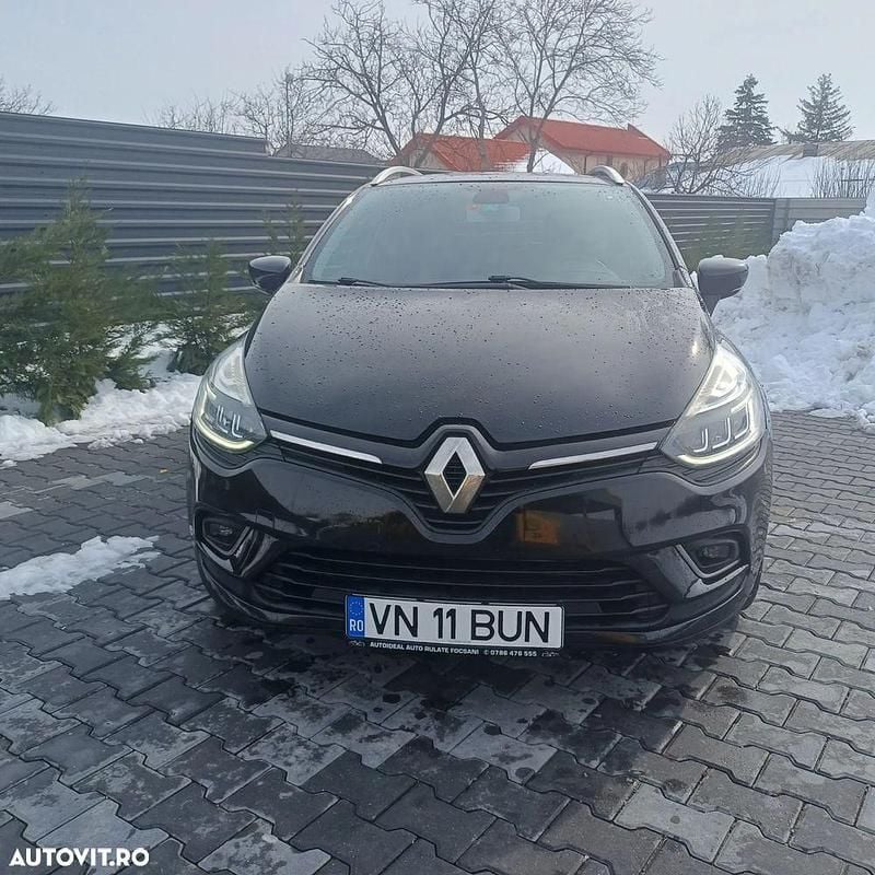 Second-hand Renault Clio GrandTour Intens 90 CP (66 kW) 2017 Culoarenegru Break