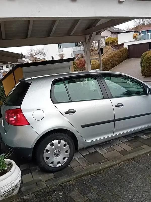 Second-hand VW Golf V 117 CP (86 kW) 2004 Hatchback