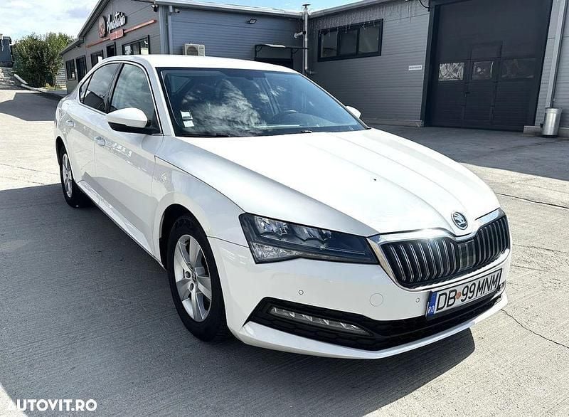 Culoarealb Utilizat 2019 Skoda Superb Ambition Berlinǎ | 12.990 EUR (Super Preț) - Imagine 1/4