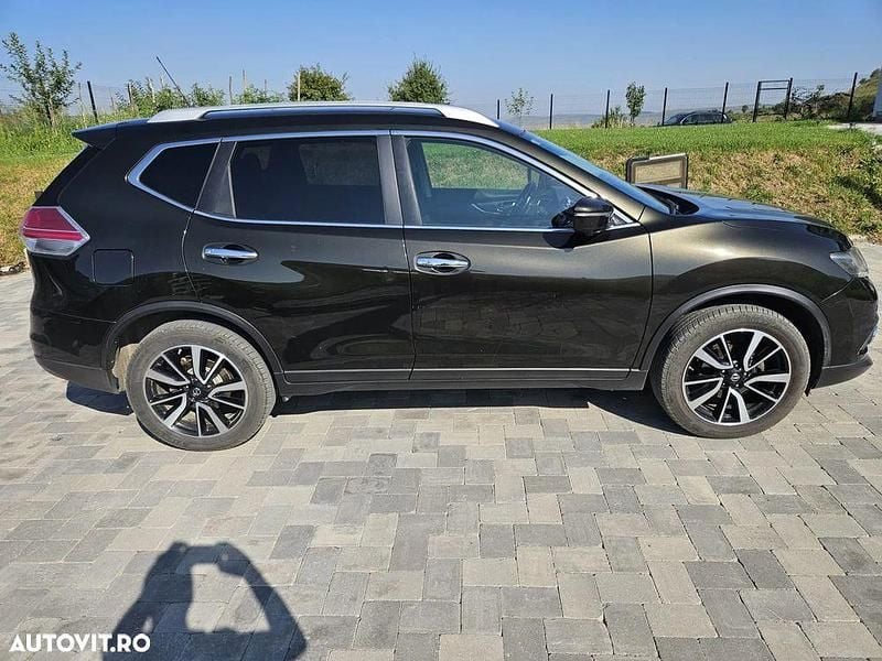 Culoarenegru Utilizat 2015 Nissan X-Trail SUV | 8.700 EUR (Super Preț) - Imagine 1/4