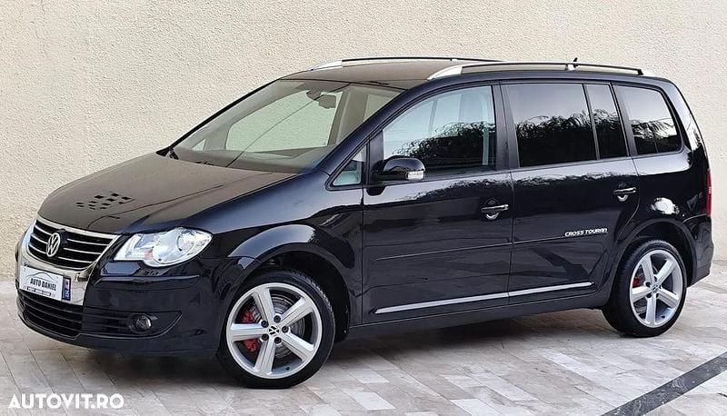 Culoarenegru Utilizat 2009 VW Touran Monovolum | 4.999 EUR (Preț OK) - Imagine 1/4