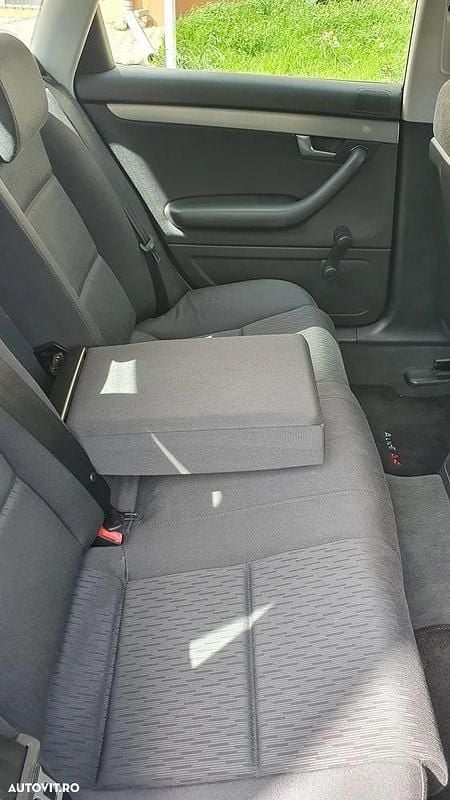 Second-hand Audi A4 140 CP (102 kW) 2005 Culoarenegru Berlinǎ