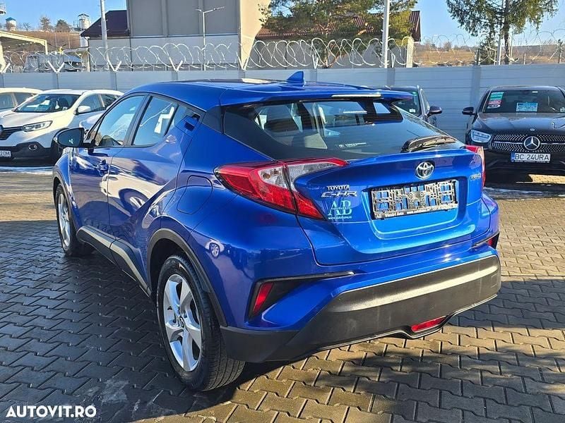 Second-hand Toyota C-HR Style 122 CP (89 kW) 2018 Culoarealbastru SUV