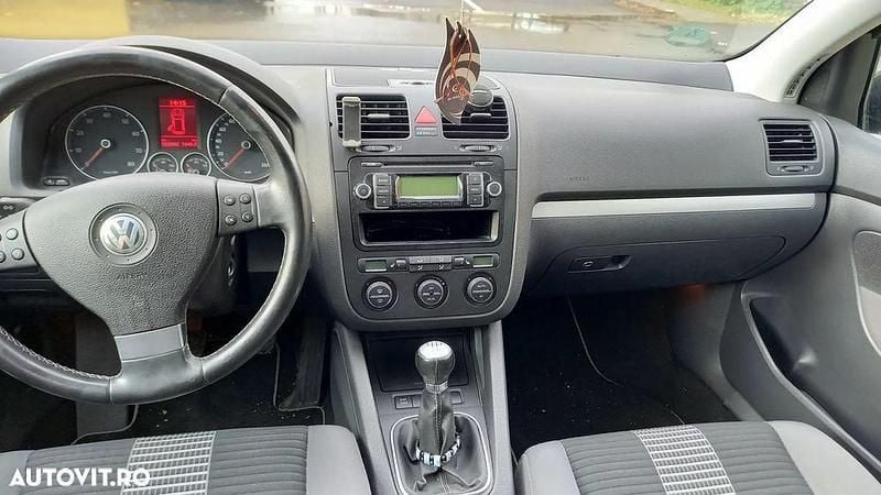 Culoarenegru Second-hand 2008 VW Golf VI Trendline Hatchback | 2.950 EUR (Preț bun) - Imagine 1/4