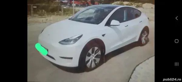 Second-hand Tesla Model Y Standard Range 219 kW (299 CP) 2024 Alb SUV