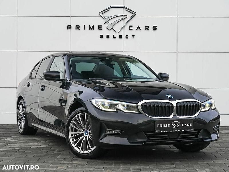 Second-hand BMW 330e Sport Line 292 CP (214 kW) 2021 Culoarenegru Berlinǎ