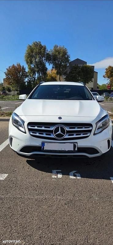 Culoarealb Utilizat 2019 Mercedes GLA200 SUV | 19.900 EUR (Preț OK) - Imagine 1/4