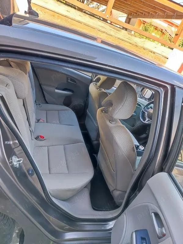 Second-hand Honda Insight Hybrid 88 CP (64 kW) 2010 Maro Berlinǎ