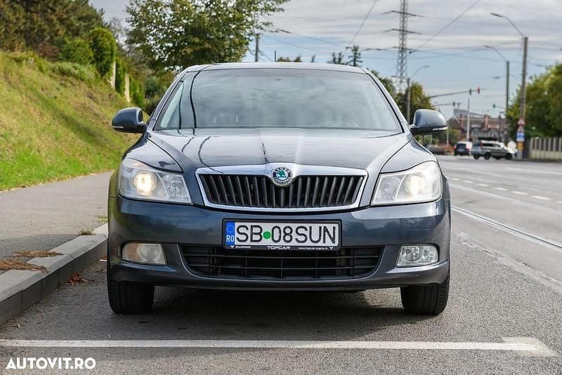 Culoaregri Utilizat 2011 Skoda Octavia Classic Break | 3.100 EUR (Preț bun) - Imagine 1/4