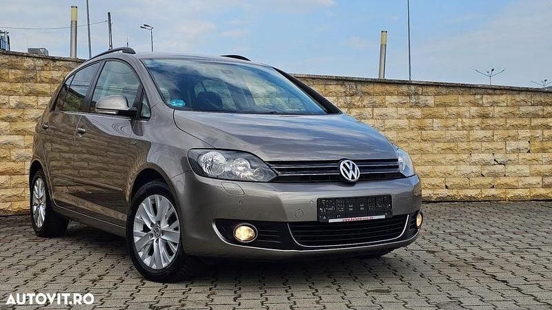 Culoarebej Utilizat 2014 VW Golf VII Life Hatchback | 5.890 EUR (Super Preț) - Imagine 1/4