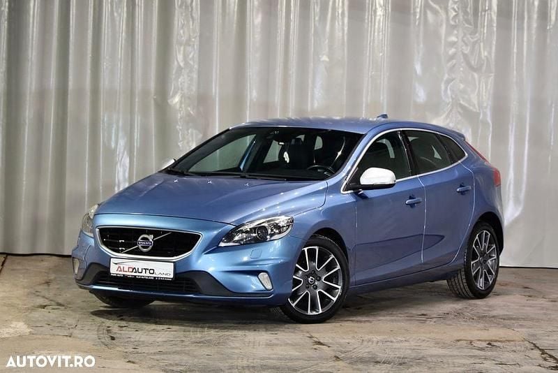 Culoarealbastru Second-hand 2015 Volvo V40 R-Design Hatchback | 8.999 EUR (Preț OK) - Imagine 1/4