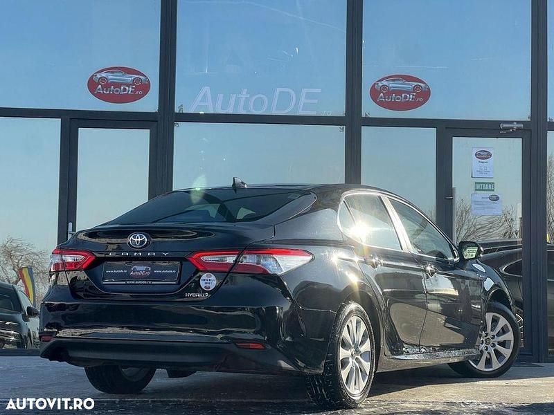 Second-hand Toyota Camry 218 CP (160 kW) 2019 Culoarenegru Berlinǎ