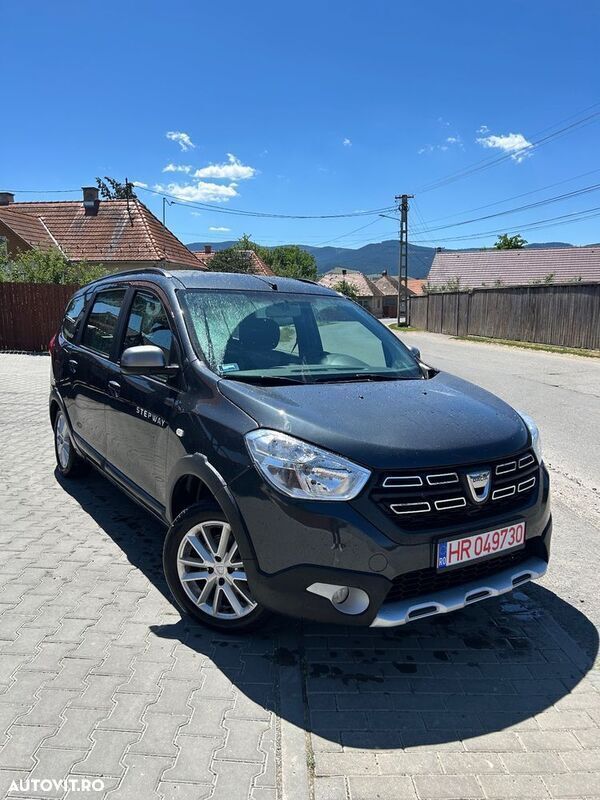 Gri Utilizat 2020 Dacia Lodgy Stepway Monovolum | 9.999 EUR (Preț OK) - Imagine 1/4