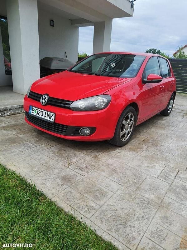 Culoarerosu Utilizat 2010 VW Golf VI Comfortline Hatchback | 4.490 EUR (Preț OK) - Imagine 1/4