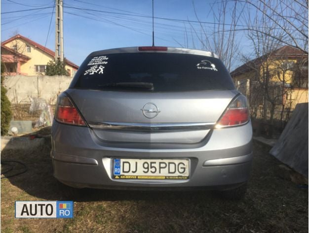 Second-hand Opel Astra 105 CP (77 kW) 2004 Gri Hatchback