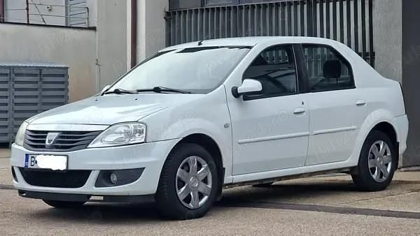 Second-hand Dacia Logan 75 CP (55 kW) 2011 Alb Berlinǎ