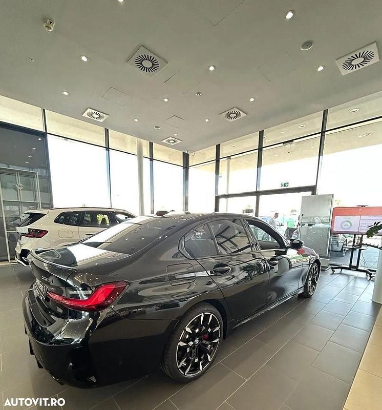 Second-hand BMW 330 Shadowline 245 CP (180 kW) 2025 Culoarenegru Berlinǎ