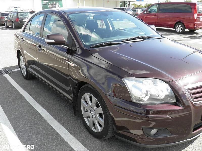 Culoaremaro Utilizat 2007 Toyota Avensis Luna Berlinǎ | 2.980 EUR - Imagine 1/4