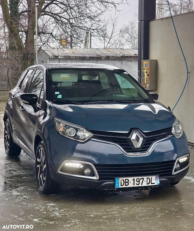 Second-hand Renault Captur Intens 90 CP (66 kW) 2014 Culoarealbastru SUV