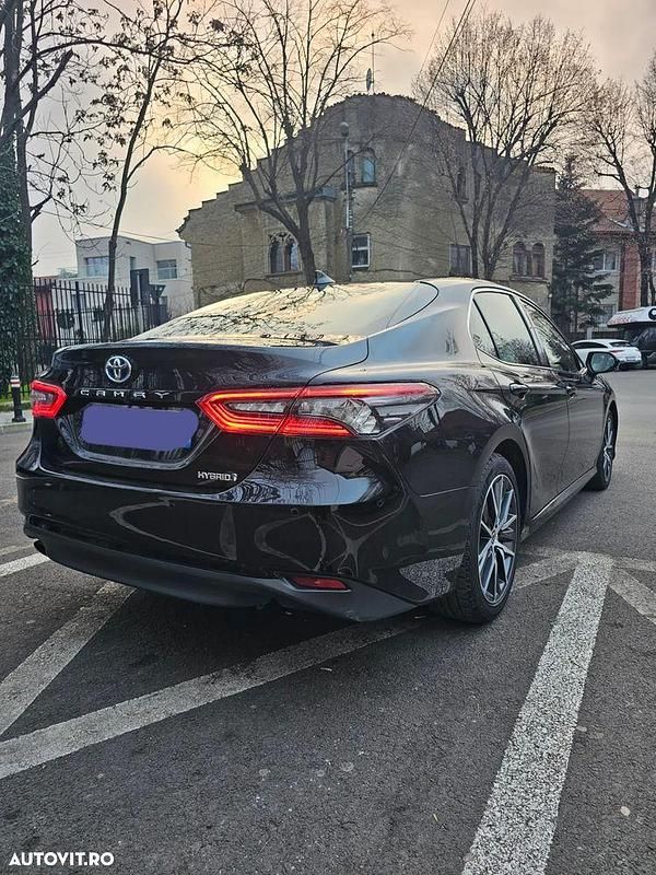 Second-hand Toyota Camry Executive 218 CP (160 kW) 2021 Culoarenegru Berlinǎ