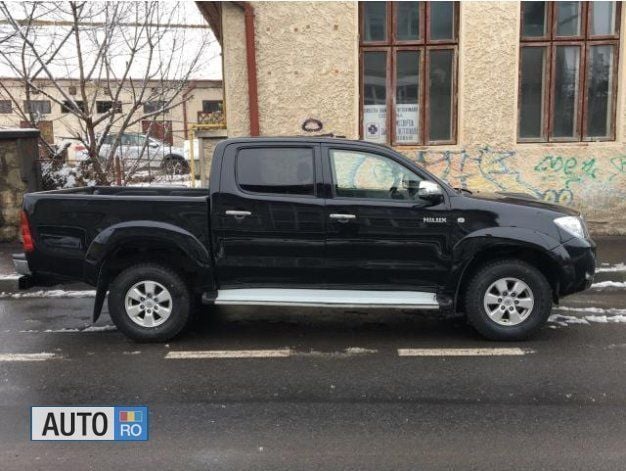 Negru Utilizat 2009 Toyota HiLux Pickup | 11.799 EUR (Preț bun) - Imagine 1/3