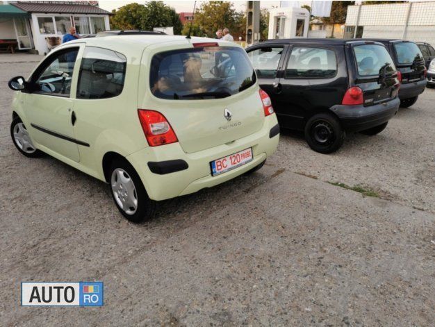 Second-hand Renault Twingo 60 CP (44 kW) 2007 Verde Hatchback
