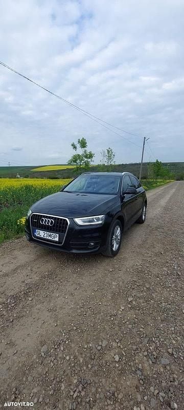 Culoarenegru Utilizat 2012 Audi Q3 SUV | 12.500 EUR (Preț bun) - Imagine 1/4