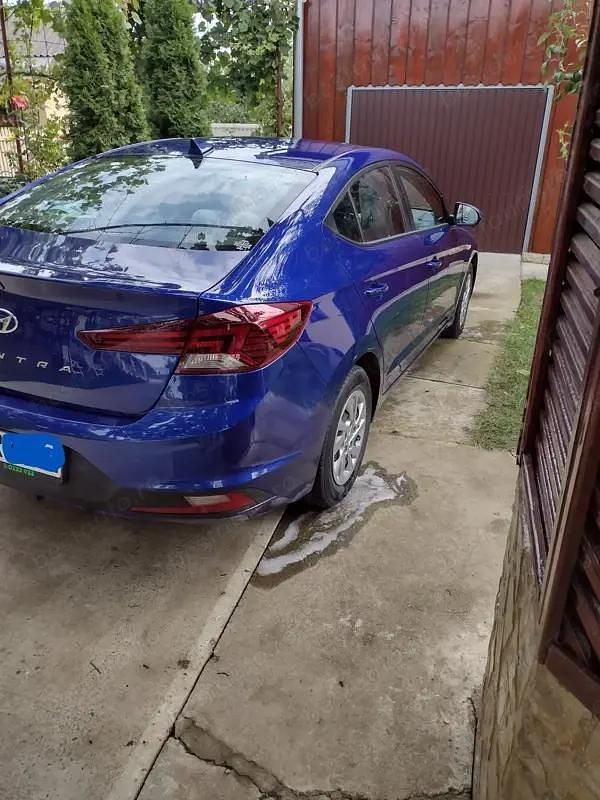 Second-hand Hyundai Elantra 132 CP (97 kW) 2019 Albastru Berlinǎ