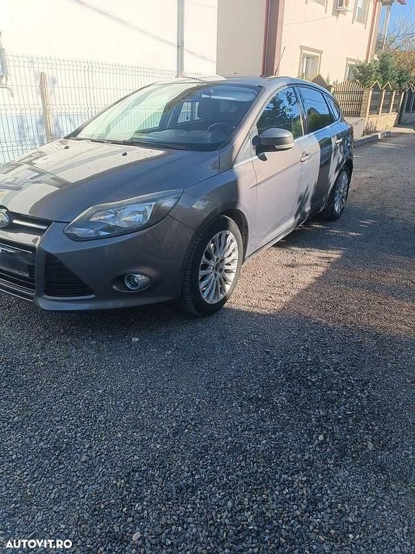 Gri Utilizat 2014 Ford Focus Titanium Break | 5.000 EUR (Preț OK) - Imagine 1/4