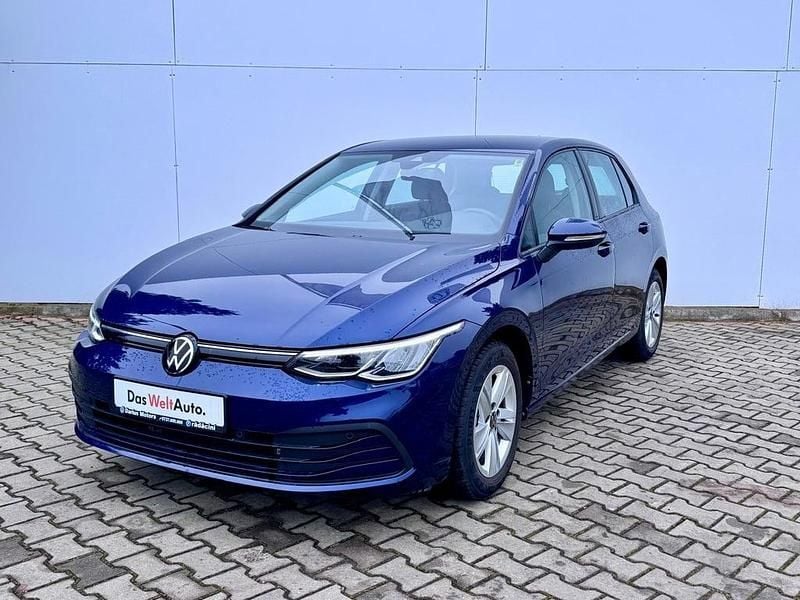 Second-hand VW Golf VIII Life 130 CP (95 kW) 2023 Albastru mediu  normal