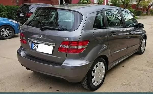 Gri Utilizat 2011 Mercedes B180 Monovolum | 4.650 EUR (Puțin scump) - Imagine 1/4