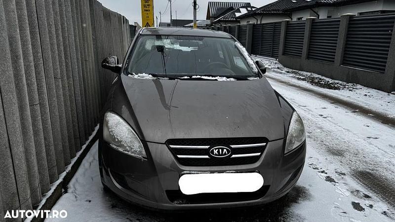 Second-hand Kia Ceed 109 CP (80 kW) 2007 Culoaremaro Hatchback