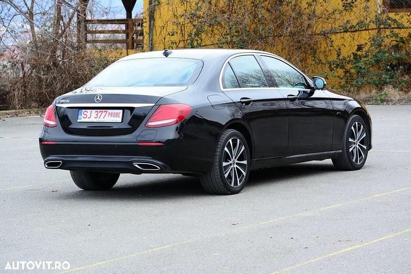 Second-hand Mercedes E300 306 CP (225 kW) 2020 Culoarenegru Berlinǎ