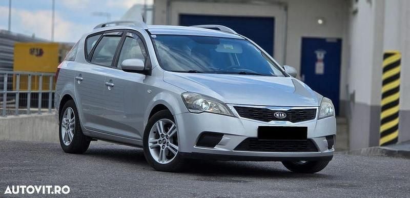 Gri Utilizat 2010 Kia Ceed Break | 3.650 EUR (Preț bun) - Imagine 1/4