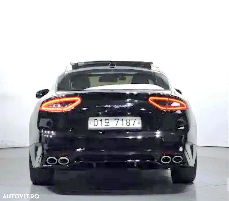 Second-hand Kia Stinger GT-Line 255 CP (187 kW) 2017 Culoarenegru Hatchback
