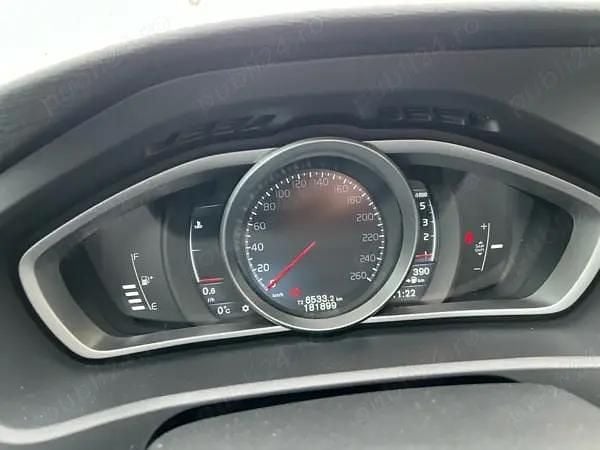 Second-hand Volvo V40 120 CP (88 kW) 2016 Hatchback