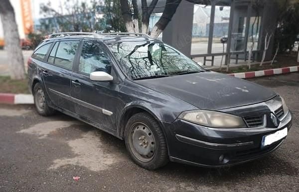 Gri Utilizat 2001 Renault Laguna Break | 1.300 EUR (Scump) - Imagine 1/4