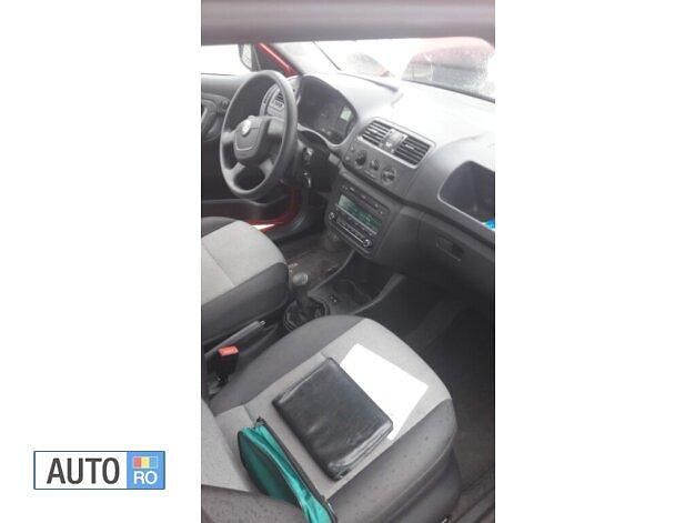 Second-hand Skoda Fabia 75 CP (55 kW) 2012 Rosu Hatchback