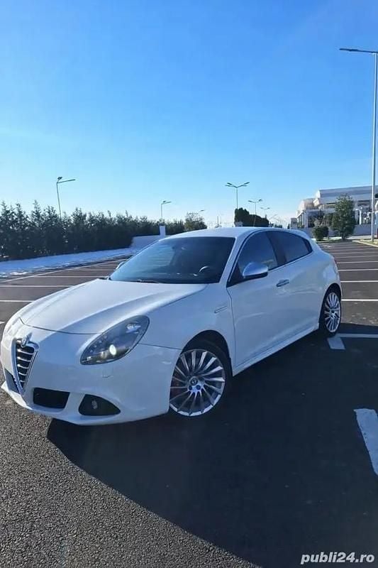 Second-hand Alfa Romeo Giulietta 170 CP (125 kW) 2010 Alb Hatchback