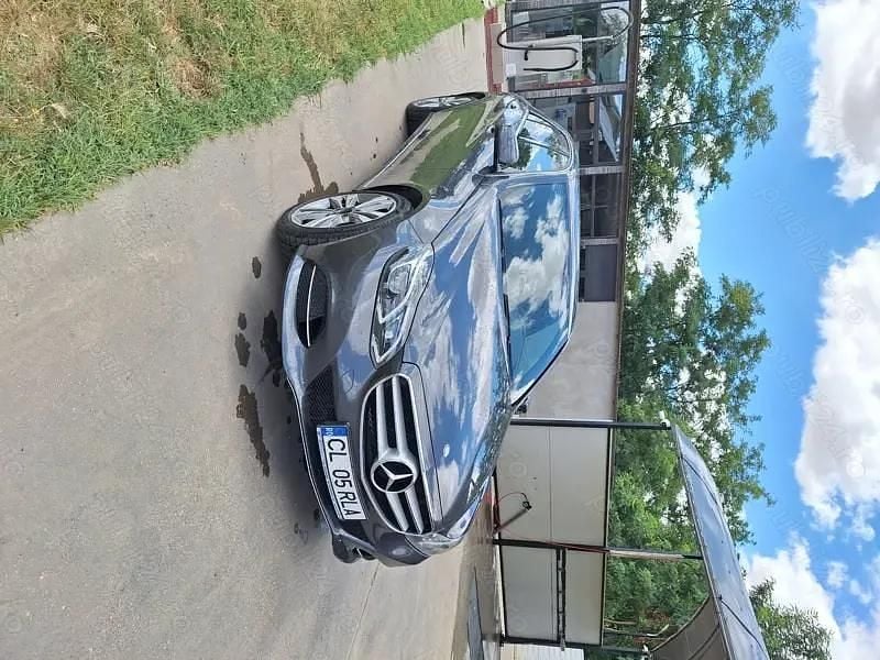 Utilizat 2013 Mercedes E300 Avantgarde Berlinǎ | 12.200 EUR - Imagine 1/4