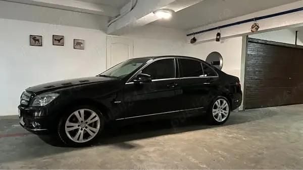 Second-hand Mercedes C200 136 CP (100 kW) 2010 Negru Berlinǎ