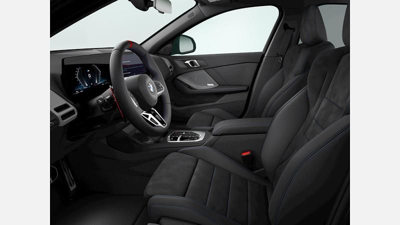 Second-hand BMW M135 Comfort Edition 300 CP (220 kW) 2025 Negru sapphire metalizat Hatchback