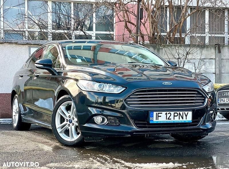 Second-hand Ford Mondeo Titanium 180 CP (132 kW) 2017 Culoarenegru Hatchback