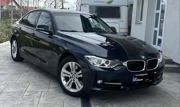 Second-hand BMW 325 Sport Line 218 CP (160 kW) 2014 Albastru Berlinǎ